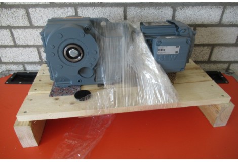 9,9 RPM  0,55 kW Asmaat 40 mm  IE3. UNUSED 
